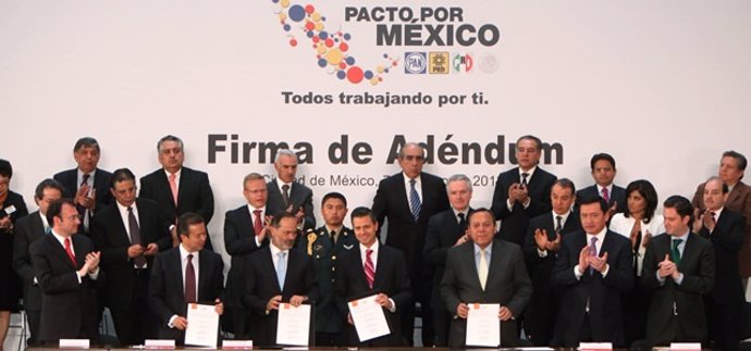 Los firmantes del Pacto por México