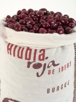 Un saco con alubia roja de Ibeas