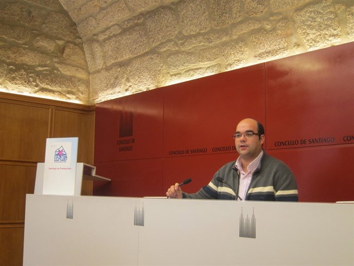 El portavoz del BNG en Santiago, Rubén Cela, en rueda de prensa