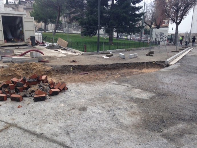 Una de las aceras entre las calles Solanilla y Magaña