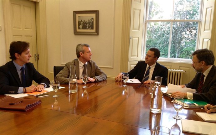 Reunión de Alfonso Rueda y Emídio Gomes en Oporto