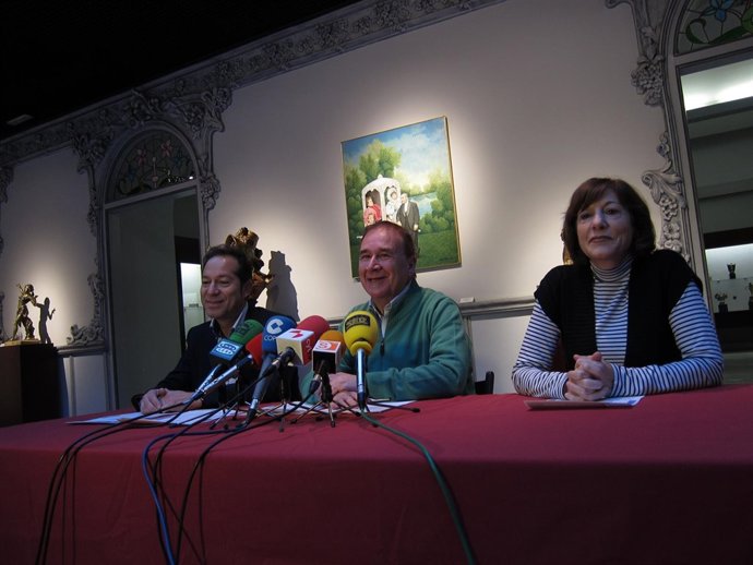 Directivos de la Asociación de Amigos de la Casa Lis de Salamanca