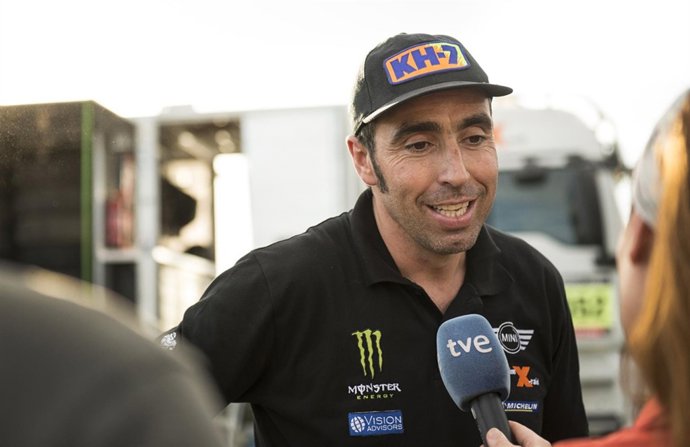 Nani Roma atiende a la prensa en el Dakar 2014