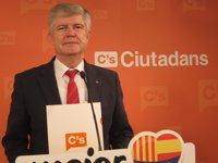 C's critica las "continuas referencias a la guerra" de Mas