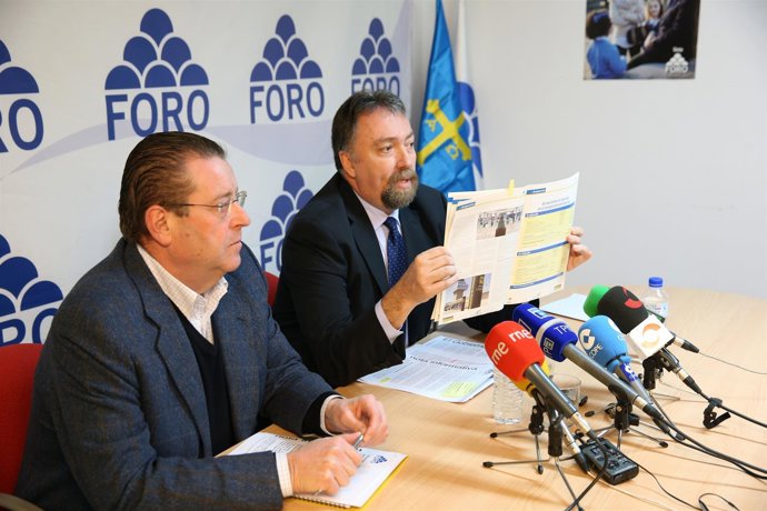 Isidro Martínez Oblanca y Pelayo Roces