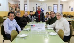 Entrega cheque a Cocina Económica de Mercafoto