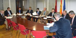 Firma de los convenios entre la Consejería de Educación, Universidades y Empleo 