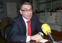 Fraile dice que firmó el convenio con el Consorcio para evitar que se "reduzca al mínimo" el servicio de autobús