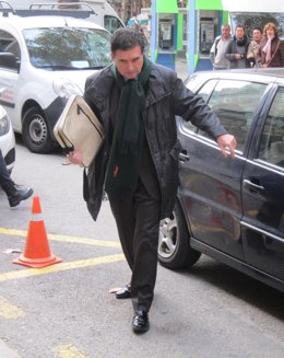 Matas, llegando a la Audiencia en su segundo juicio