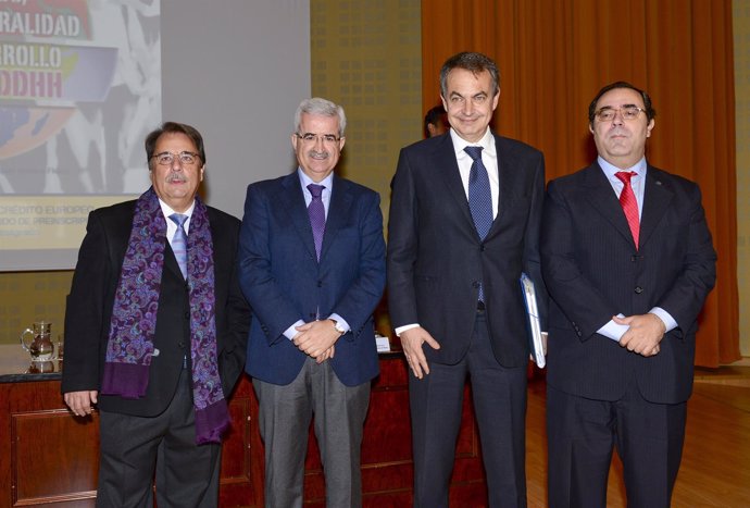 Jiménez Barrios y José Luis Rodríguez Zapatero, en el centro, en un curso de UPO