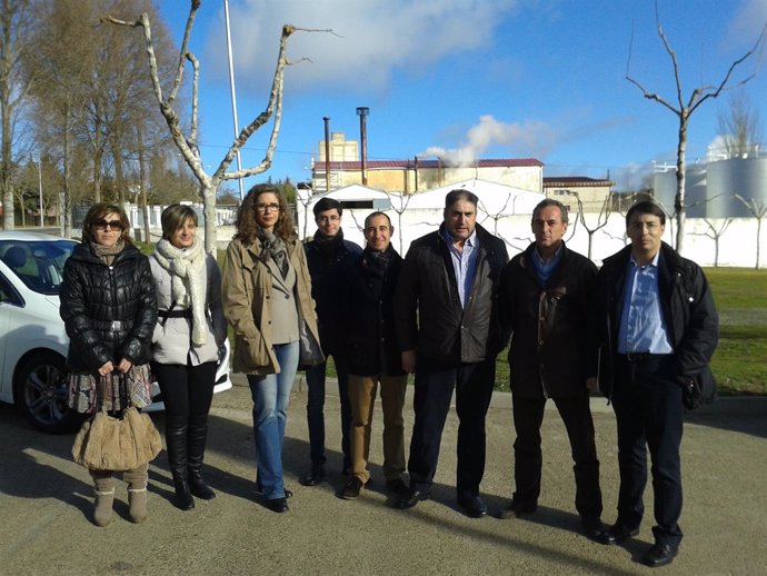 Socialistas de Salamanca durante su visita a Guijuelo 