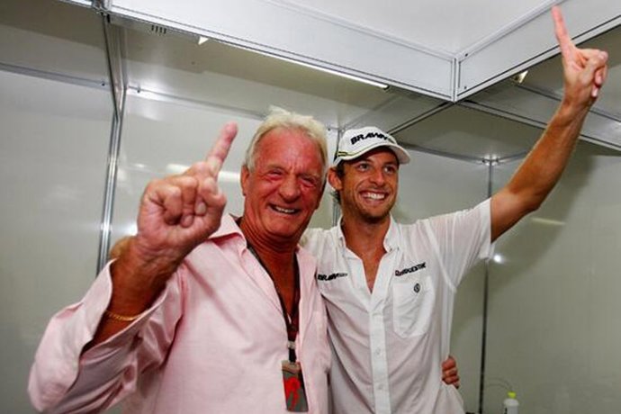 Muere el padre de Jesson Button 