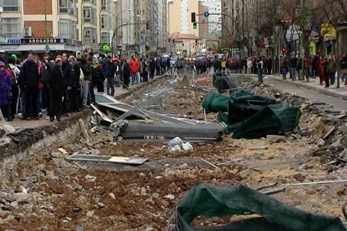 Vecinos congregados en la calle Vitoria de Burgos
