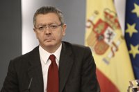 Gallardón llama al PNV a rectificar el "retroceso histórico" de dejarse "atrapar" por la izquierda abertzale