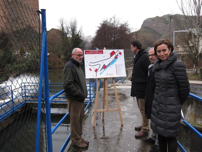 Gamarra y Ruiz Tutor, con los técnicos que les han explicado el proyecto