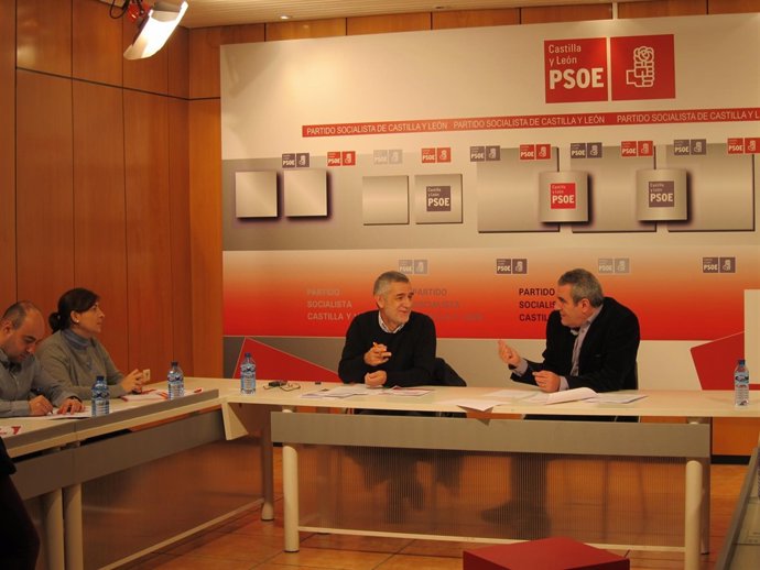 Imagen de la reunión de Villarrubia con la Ejecutiva de UGT