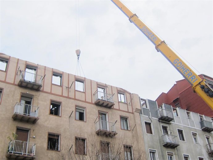 Edificios 5 y 7 del paseo Euskadi de Trintxerpe afectados por el incendio.