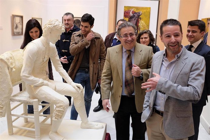 El alcalde de Sevilla, Juan Ignacio Zoido, inaugurando la exposición taurina