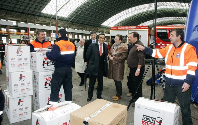 Entrega de material a los voluntarios de Protección Civil