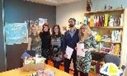 Son Espases recibe el material 'Opera Terapia'