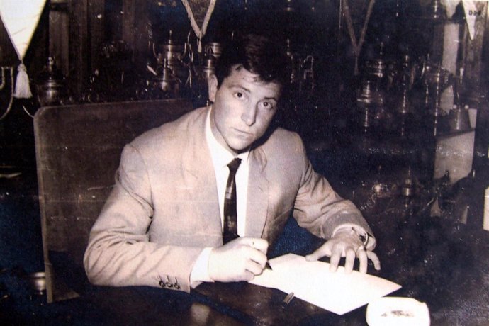 Angel Herrero firma con el Racing, temporada 1963-64