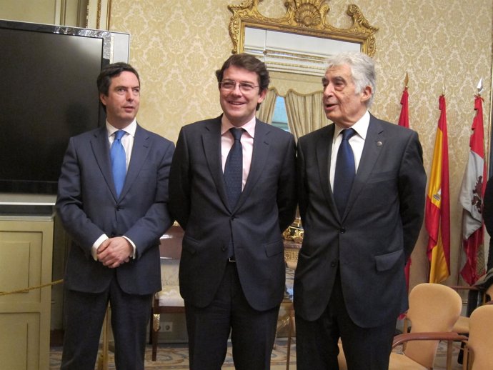 De izq. A drcha., Sánchez-Guijo, Alfonso Fernández Mañueco y Javier Galán