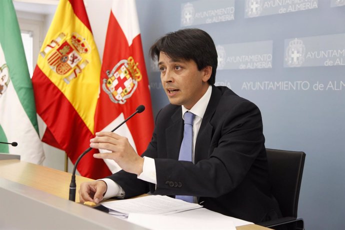 El concejal de Fomento y Servicios Ciudadanos de Almería, Manuel Guzmán (PP)