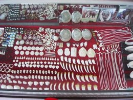 Piezas de marfil ilegal a punto de ser vendidas en Birmania