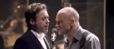 Robert Downey canta con Sting 