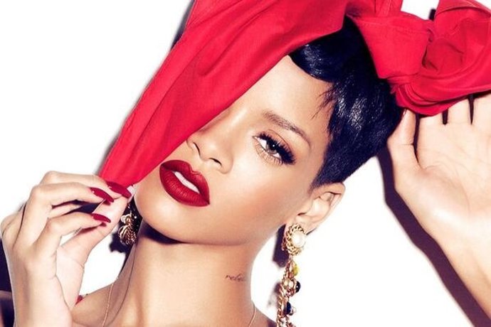 RIHANNA BUSCA NOVIO EN INSTAGRAM
