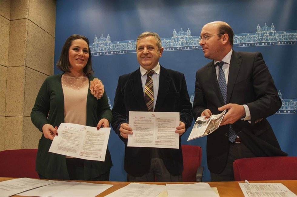 Fuentes (centro), entre Soriano y Navas, en la presentación de Córdoba en Fitur