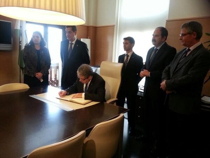 Visita del conseller de Presidencia F.Homs a Lloret de Mar (Girona)