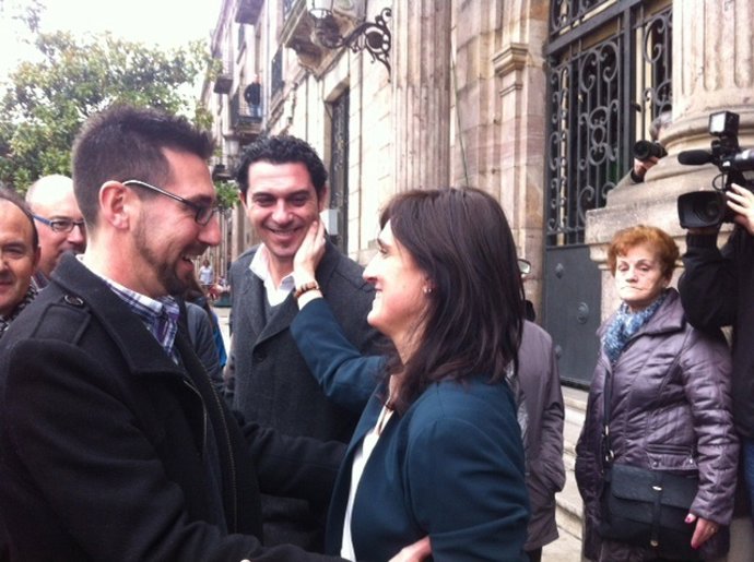 Ruiz Salmón sale del Ayuntamiento como nueva alcaldesa