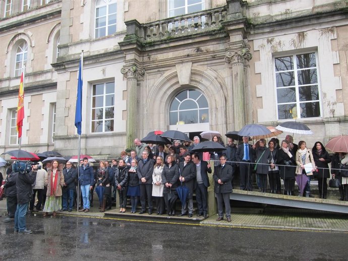 Concentración de condena de los asesinatos de violencia de género de Cervo 