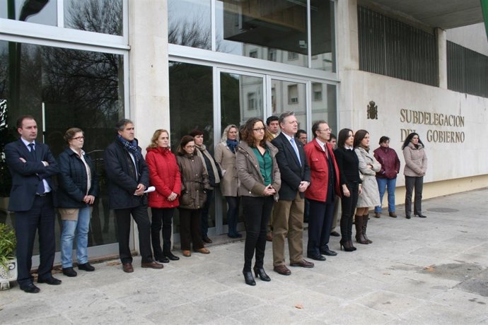 Minuto de silencio en la Subdelegación por la muerte de Pozoblanco