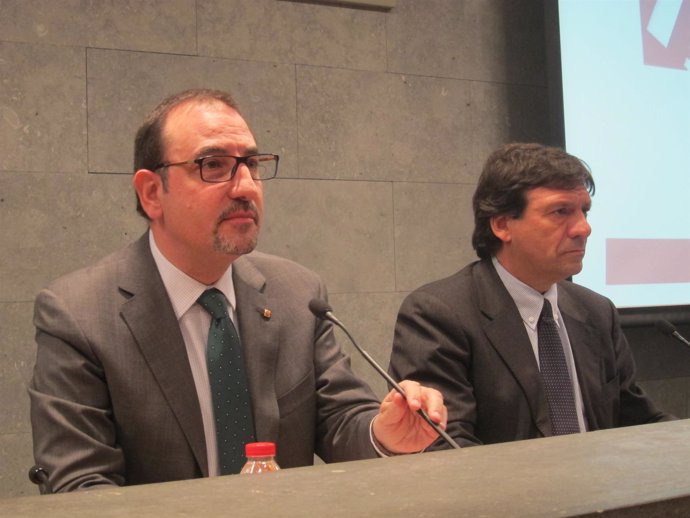 El conseller Ramon Espadaler y Joan Josep Isern, director del SCT