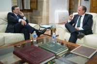 Durao Barroso y Monago defienden el consenso político para buscar soluciones por encima de las ideologías