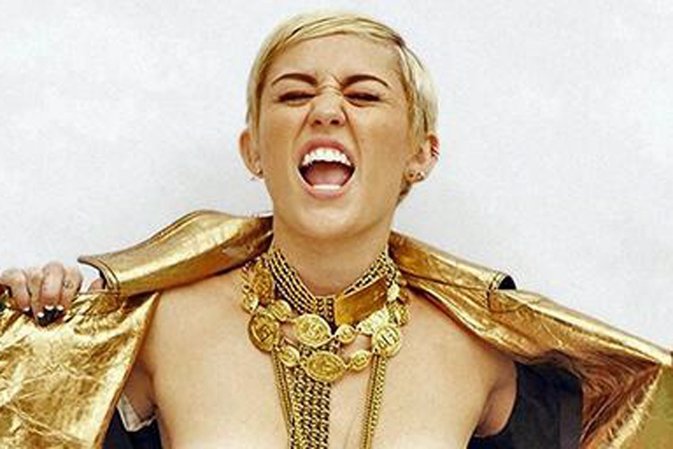 Miley Cyrus en topless