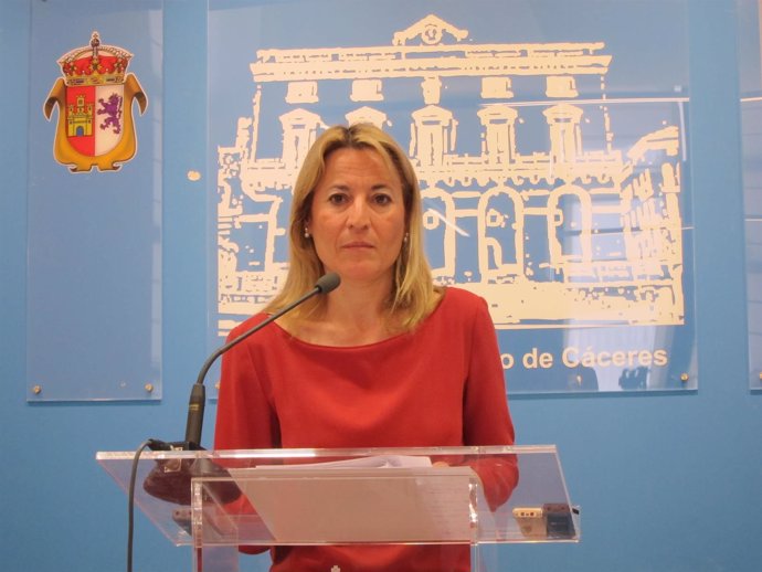 La Senadora Del PP Y Alcaldesa De Cáceres, Elena Nevado