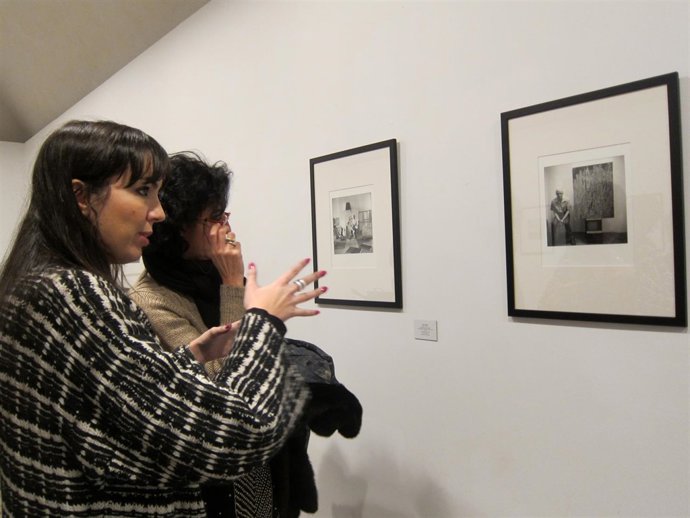 (De Izq A Dcha) La Comisaria De La Muestra María Toral Y Mercedes Cantalapiedra