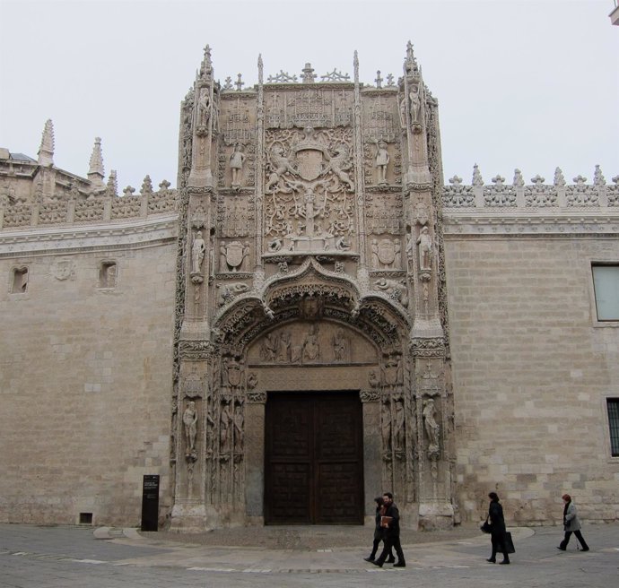 Fachada Del Museo Nacional De Escultura, Con Sede En Valladolid