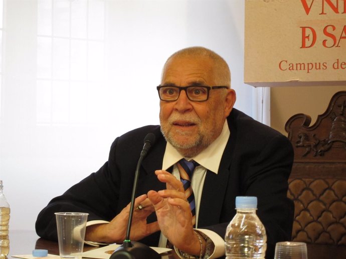 El catedrático de Derecho Penal Francisco Muñoz Conde en la USAL