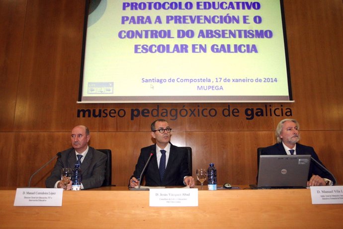 El conselleiro de Educación, Jesús Vázquez, en la presentación del protocolo