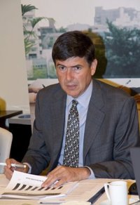 La patronal de empresas de consultoría, presidida por Pimentel, rechaza cotizar por pagos en especie