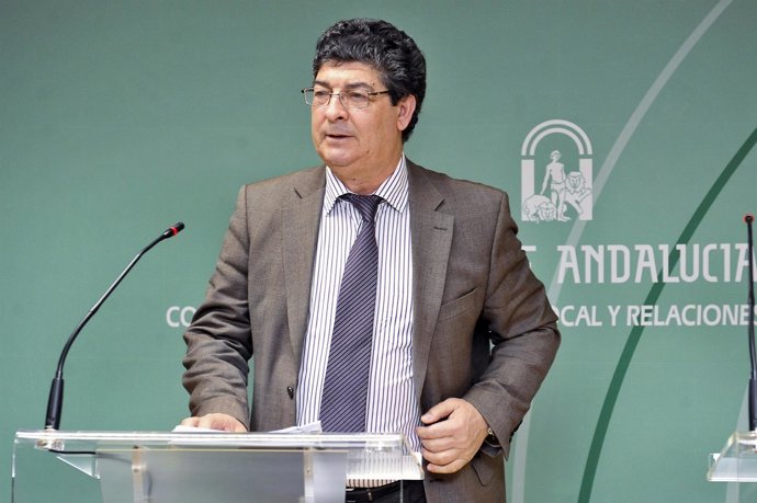 Diego Valderas en rueda de prensa