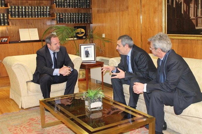 Nota De Prensa Y Foto 170114. El Delegado Del Gobierno En CLM, Jesús Labrador, R