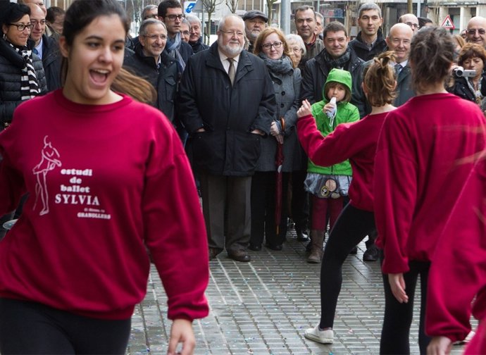 Salvador esteve inaugura la calle Girona de Granollers