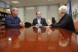 Serna con el alalde de Saro 