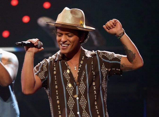 LAS VEGAS, NV - SEPTEMBER 21:  Recording artist Bruno Mars performs onstage duri