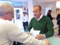 Gaspar registra su candidatura para las primarias y pide que Puig deje de lado su cargo en el PSPV durante el proceso